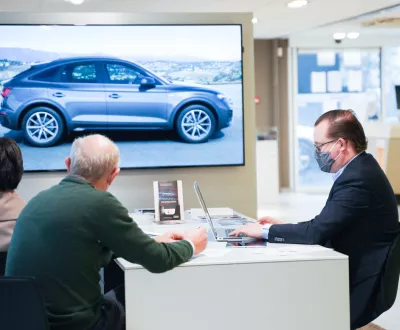 Moet ik naar de showroom komen om een auto te kopen of kan dit ook online?