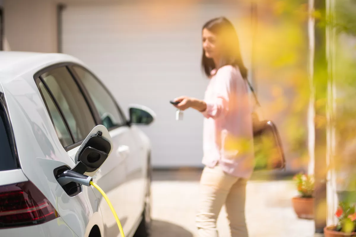 Koop ik op vandaag beter een elektrisch voertuig of een plug-in-hybride?